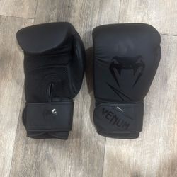 Venum Boxing Gloves – All Black – Great Condition