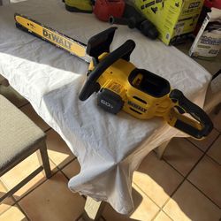 DeWalt DCCS672 60V MAX Flexvolt 18 inch Chainsaw
