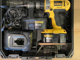 DW988K2 - 18V Drill/DRVR/HMRDRL Kit