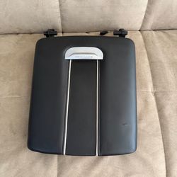 2021-2026 GM Cadillac Escalade ESV Center Console Armrest  (contact info removed)2