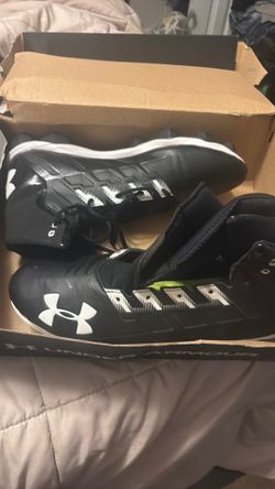 Men’s size 14 football cleats