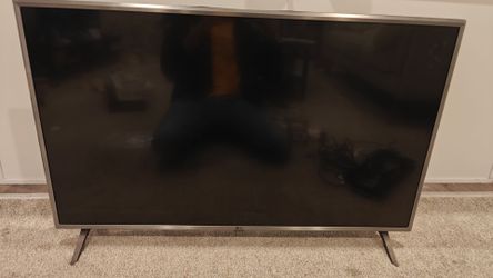 LG 43 inch smart 4K TV