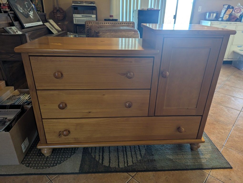 Dresser/changing Table $40