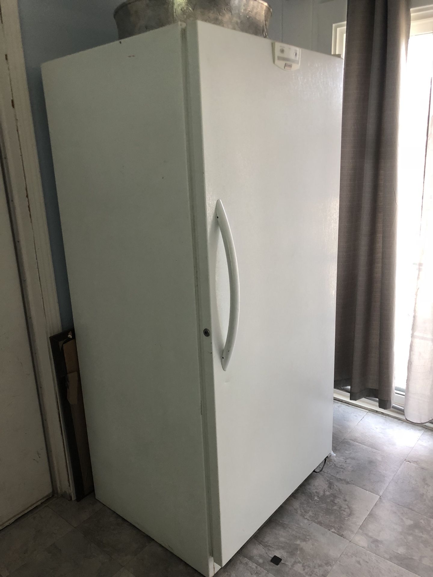 Kenmore Elite Frost Free Heavy Duty Commercial Freezer for Sale in Rialto, CA OfferUp