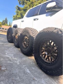 Toyota tundra wheel - Lock off road