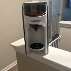 Baby Breeza Milk Machine