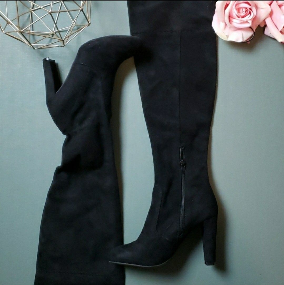 Wild Diva Lounge Size 6.5 Suede Heeled Boots