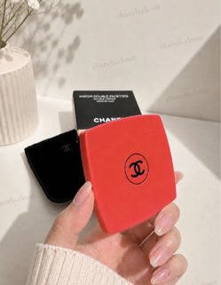 Makeup mirror red