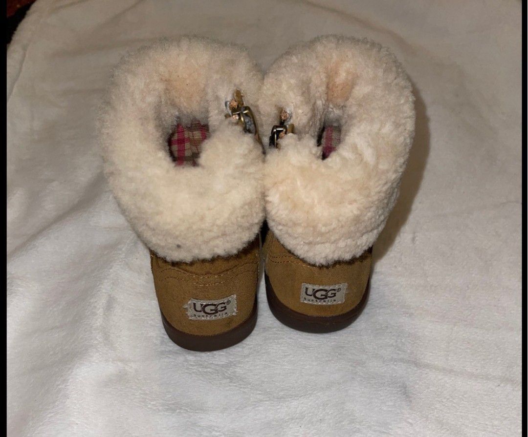 UGG BOOTS FOR TODDLER Size 6