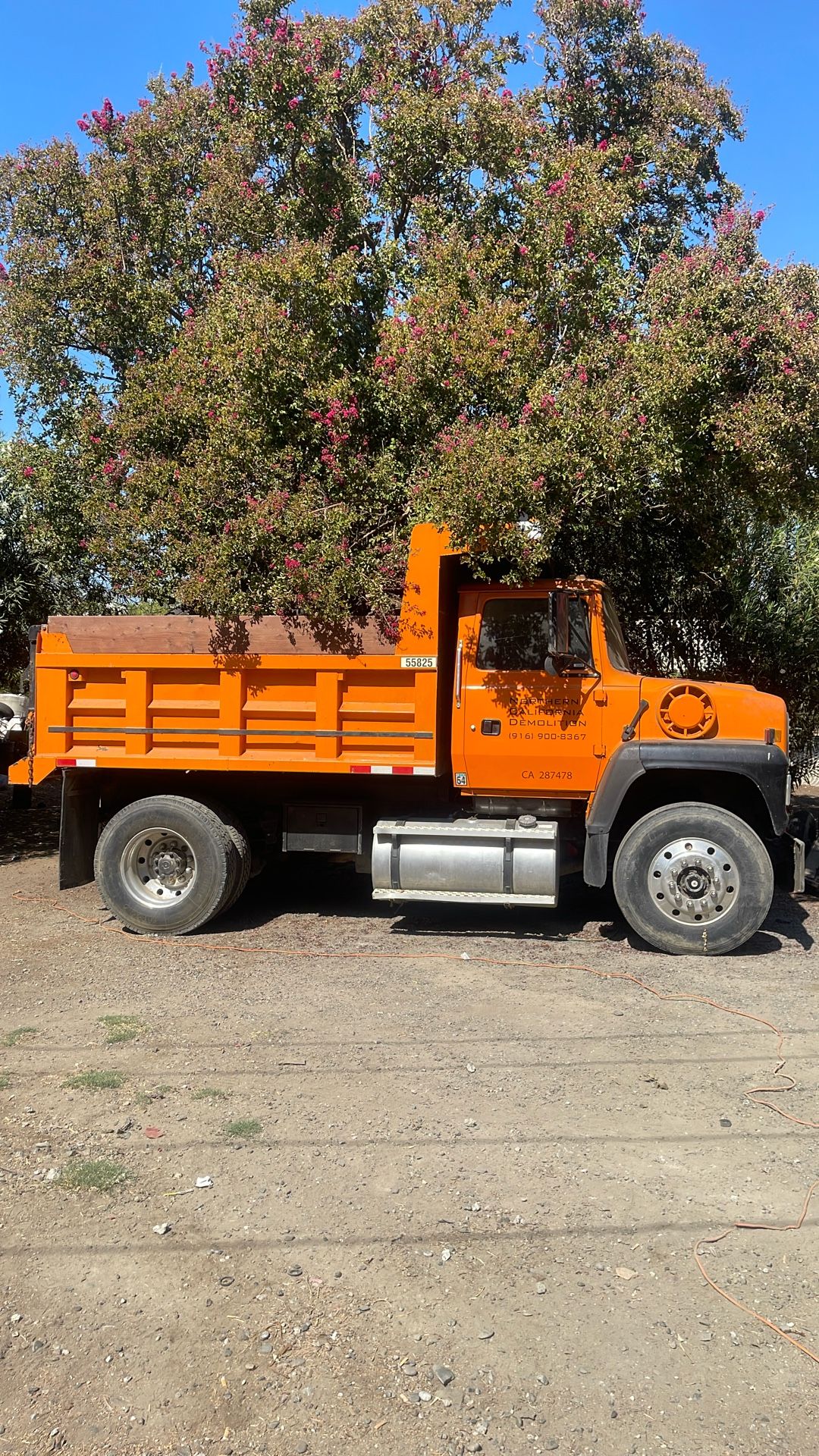 1994 Ford L9000 Diesel Dump Truck