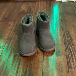 Gray Uggs 