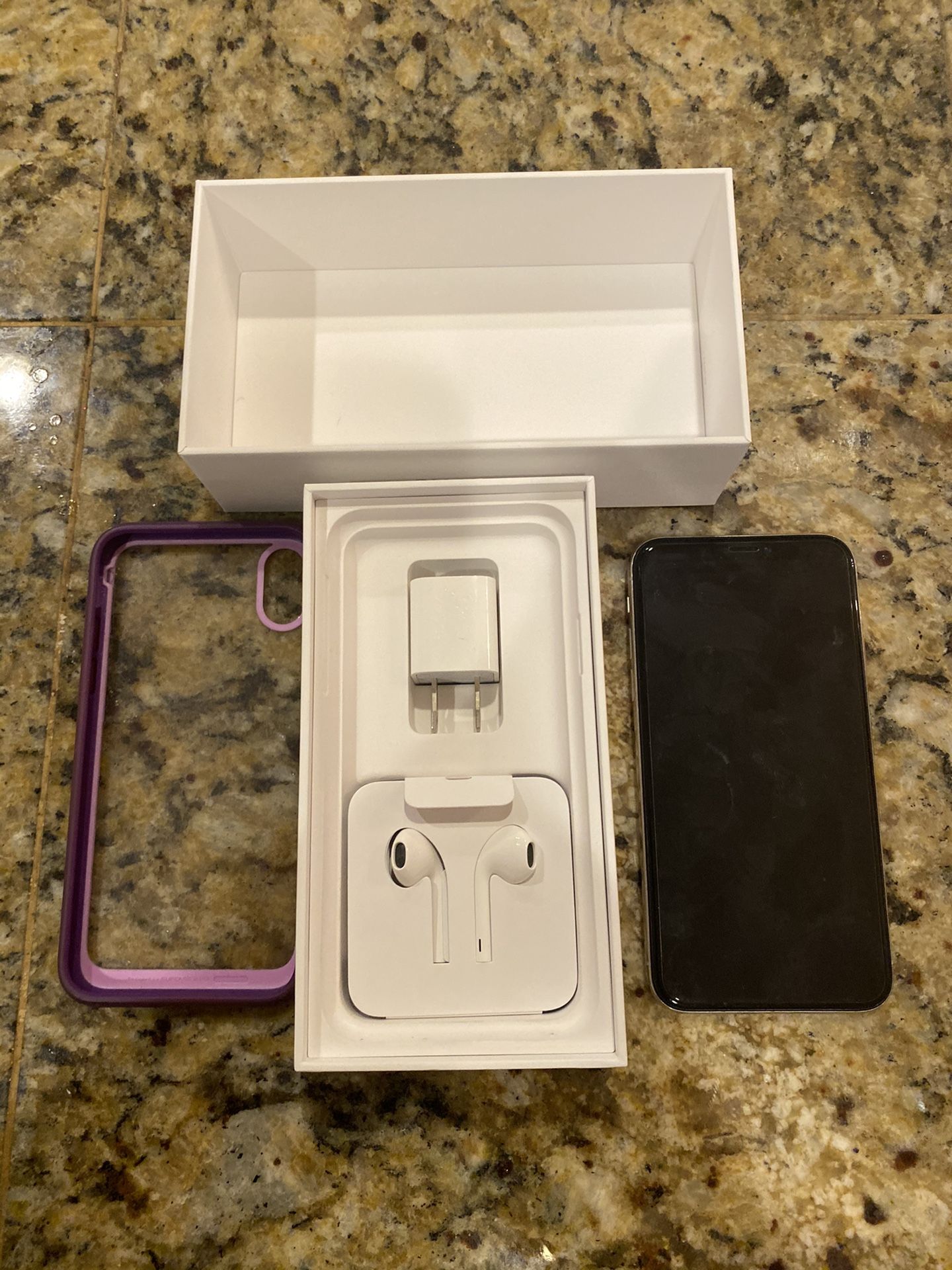 2 Verizon iPhone X 64 GB