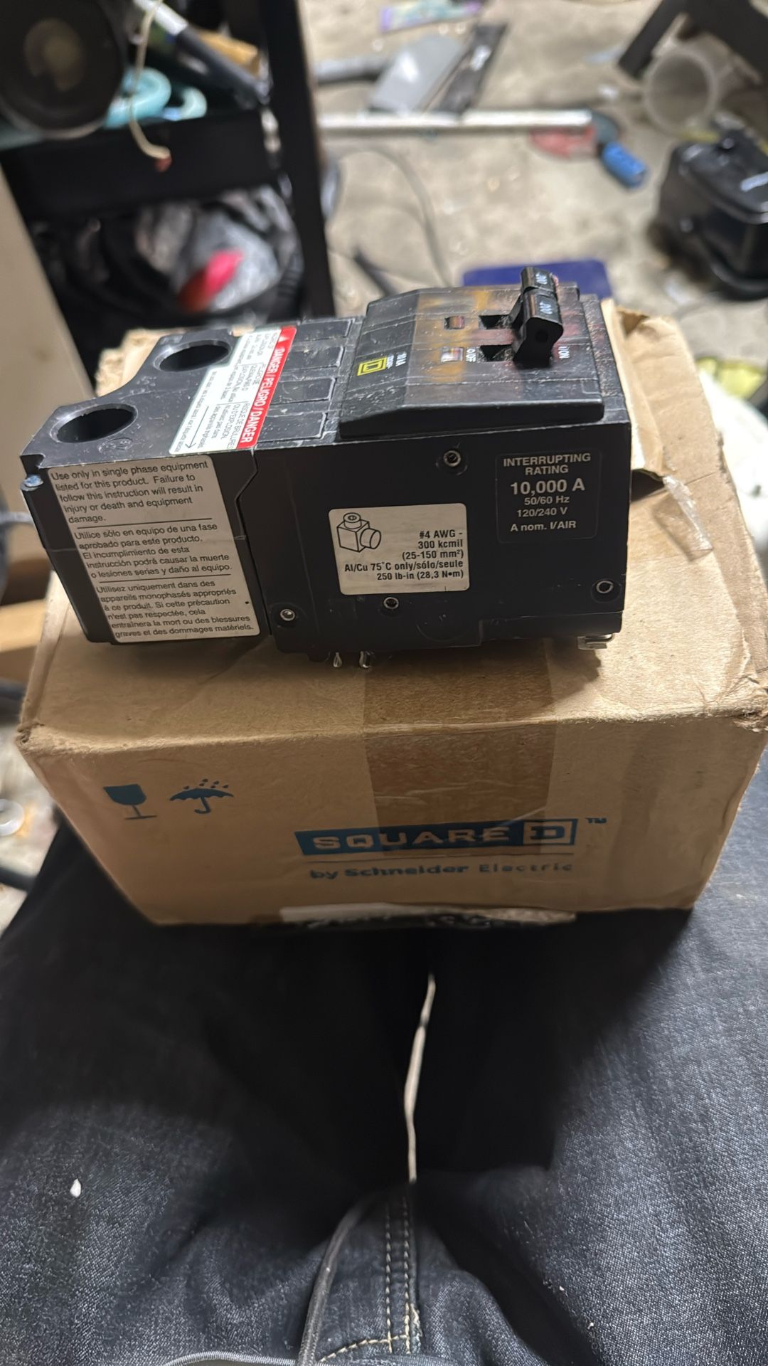 Square D Beaker 200amps