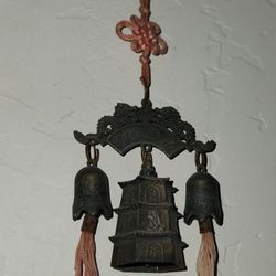VINTAGE ORIENTAL BRASS METAL TRIPLE BELL HANGING WIND CHIME WINDCHIME COLLECTABLE