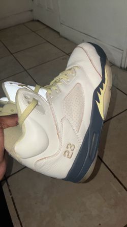 Men Jordan’s shoes size 11.5