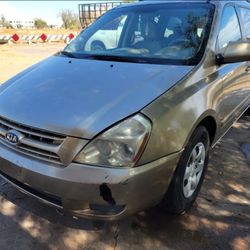 2008 KIA SEDONA LX Trade For Enclosed Trailer