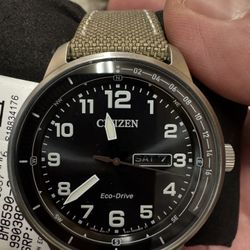 Citizen Men’s Eco Drive WEEKENDER Anologue Green New 