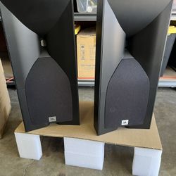 JBL 530 5.25” Bookshelf Speakers 
