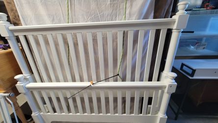 White Bed Frame Queen Size