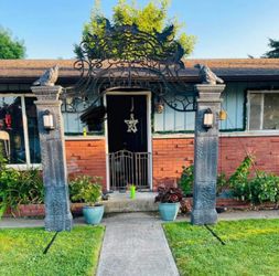 Halloween Nevermore Academy Archway 