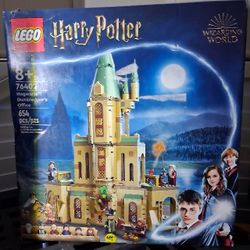 LEGO Harry Potter Hogwarts: Dumbledore’s Office 76402 Castle Toy, Set with Sorting Hat, Sword of Gryffindor and 6 Minifigures, for Kids Aged 8 Plus