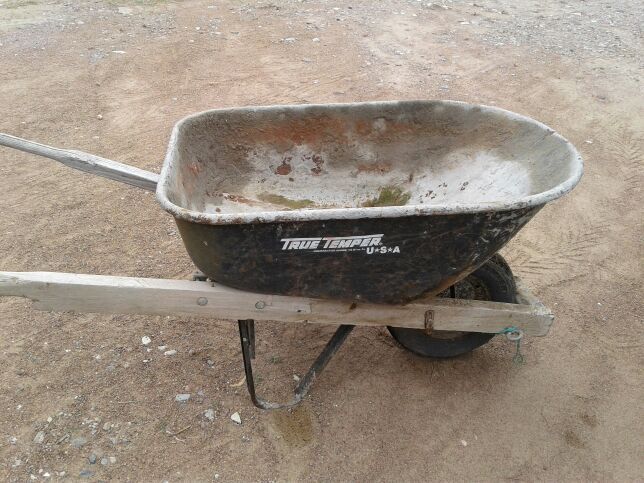 True temper wheelbarrow big,flat free tire