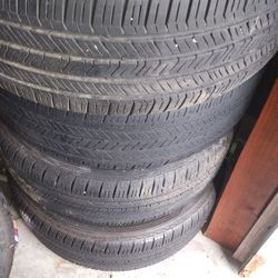 Used Tires With Rim Good Conditions Need Clean 🫧 225 55 R17  Chrysler Car