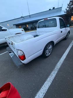1st gen Toyota Tacoma bed w/ tailgate