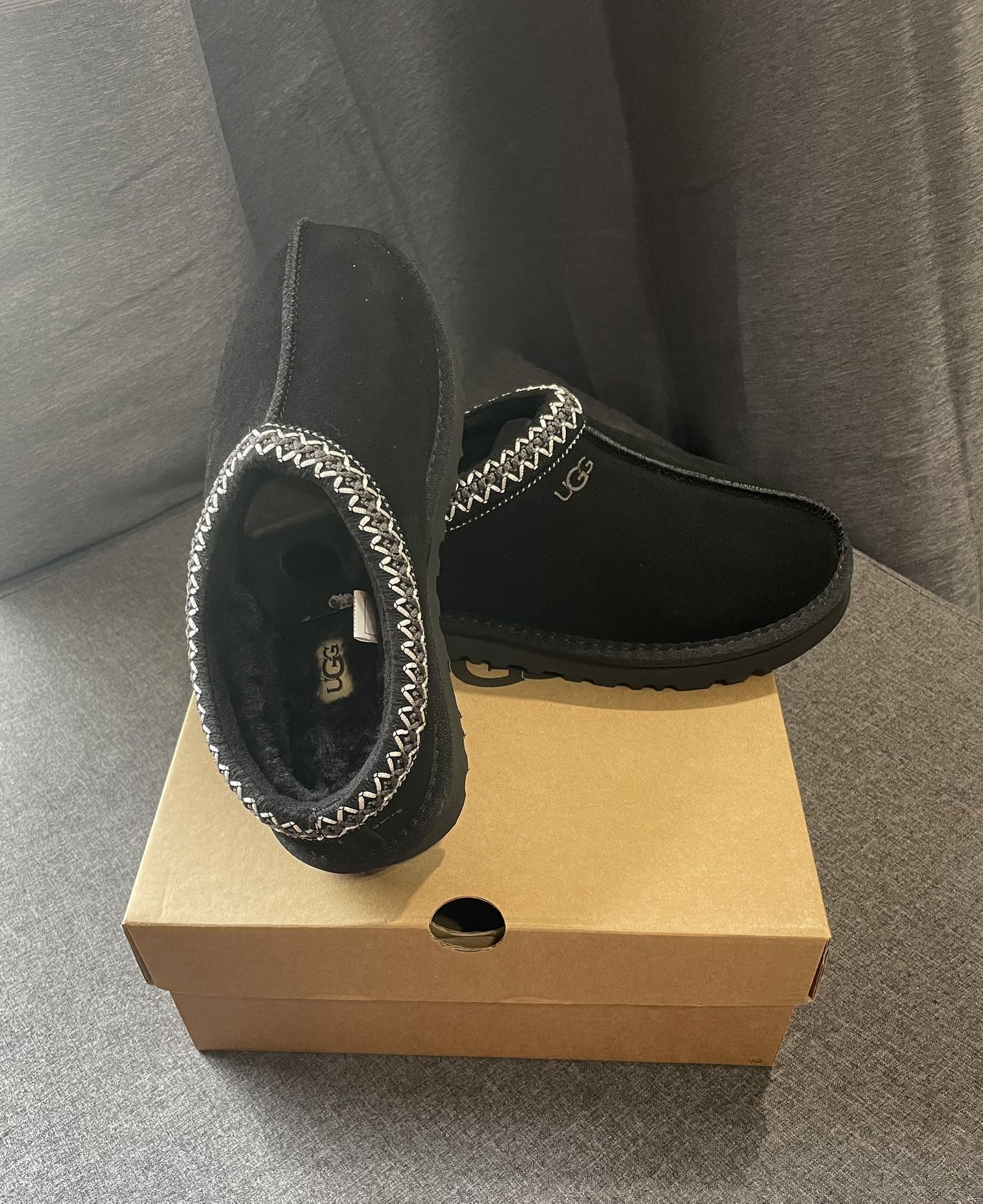 UGG Tasmans Black