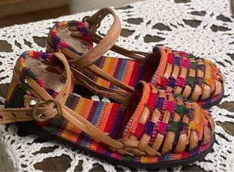 GUATEMALAN NATIVE HANDMADE KIDS HUARACHE SANDALS size 10 used