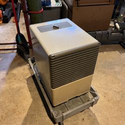 Automatic Dehumidifier Emerson Quiet Kool