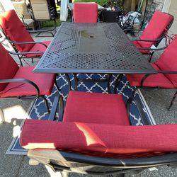7 Piece Outdoor Dinning Table Great Condition 