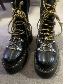 Dr. Martens Max Platform Size 6W NEW CONDITION