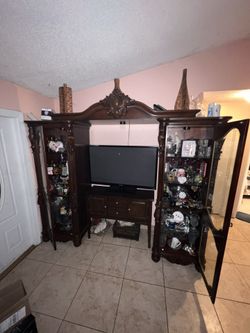 Entertainment Center With Little Table For 500