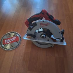 Milwaukee M18 7-1/4 Inch Circular Saw 