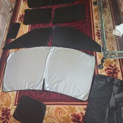 Hyundai SANTA FE FLOOR RUUGED FLOOR MATTS & WINDOW COVERS