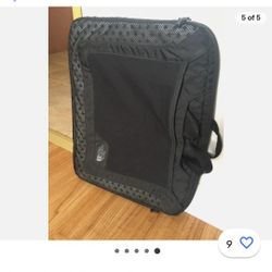 The North Face Black Laptop Messenger Bag Approx. 17" x 14". Unisex and Padded

