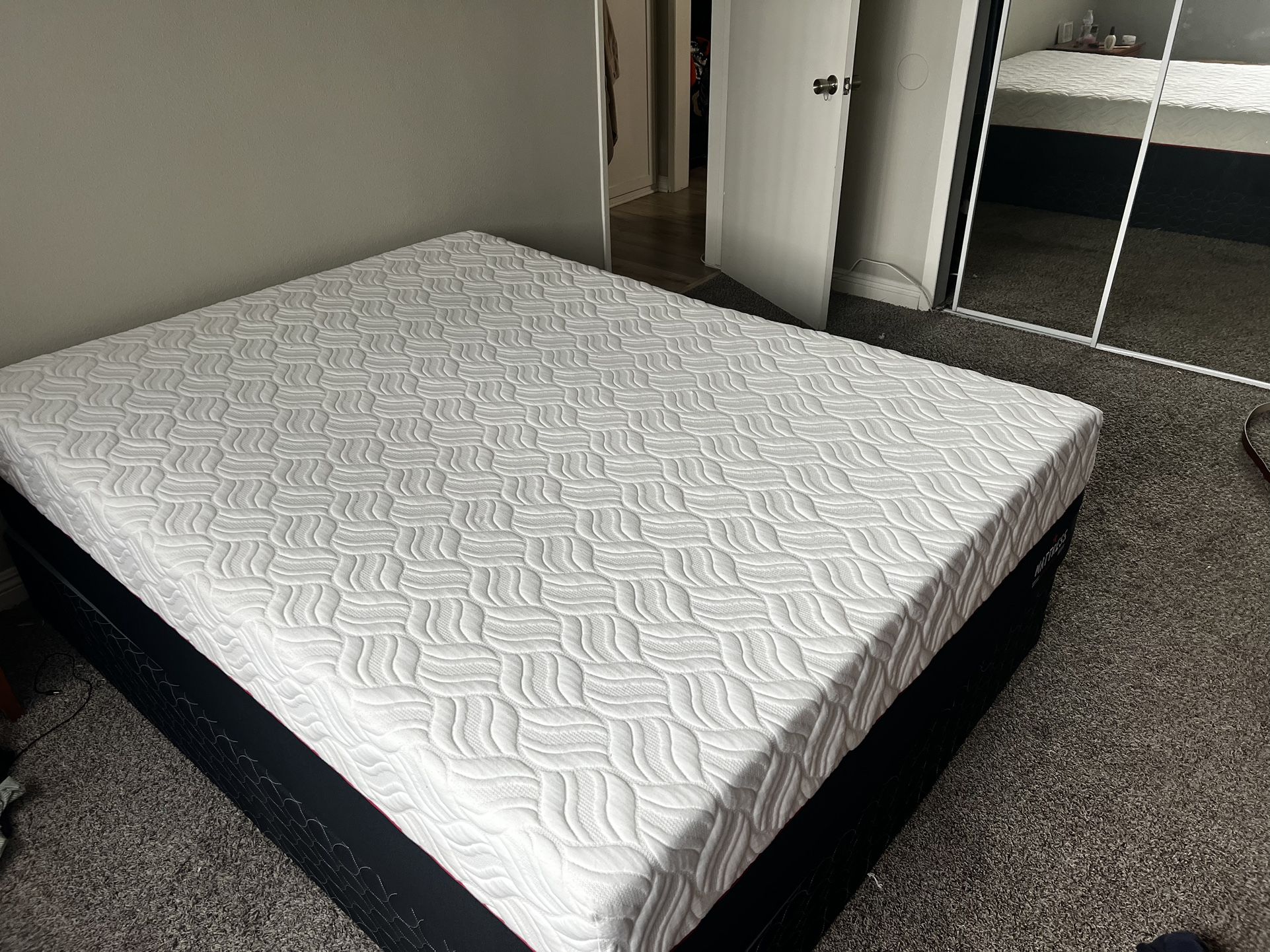 Memory Foam Queen Mattress 