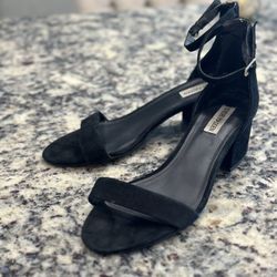 Steve Madden Black Suede Size 10 Heels 