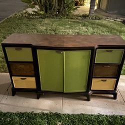 FREE DRESSER 