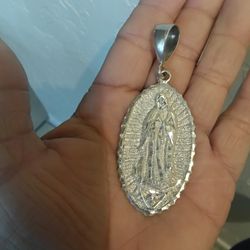 Nice Virgin Mary Pendant