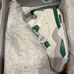 Jordan 4 Retro Pine Green SB