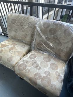 Pair of Accent Chairs – Like New