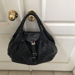 “FENDI”.  Authenticated Leather Black Purse 