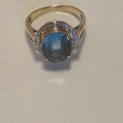  10k Yellow Gold Ring W/ Aquamarine Stone