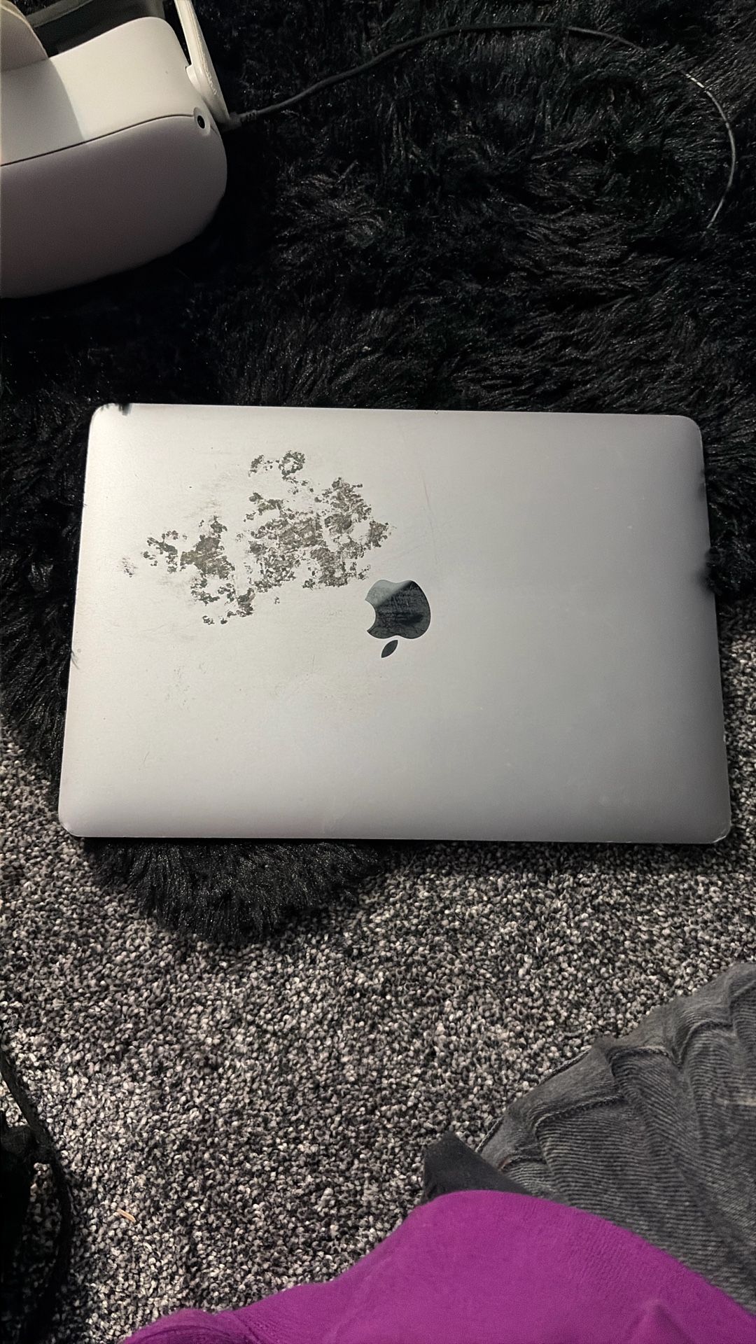 2020 MacBook Air (Intel) – For Parts / Screen Not Working
