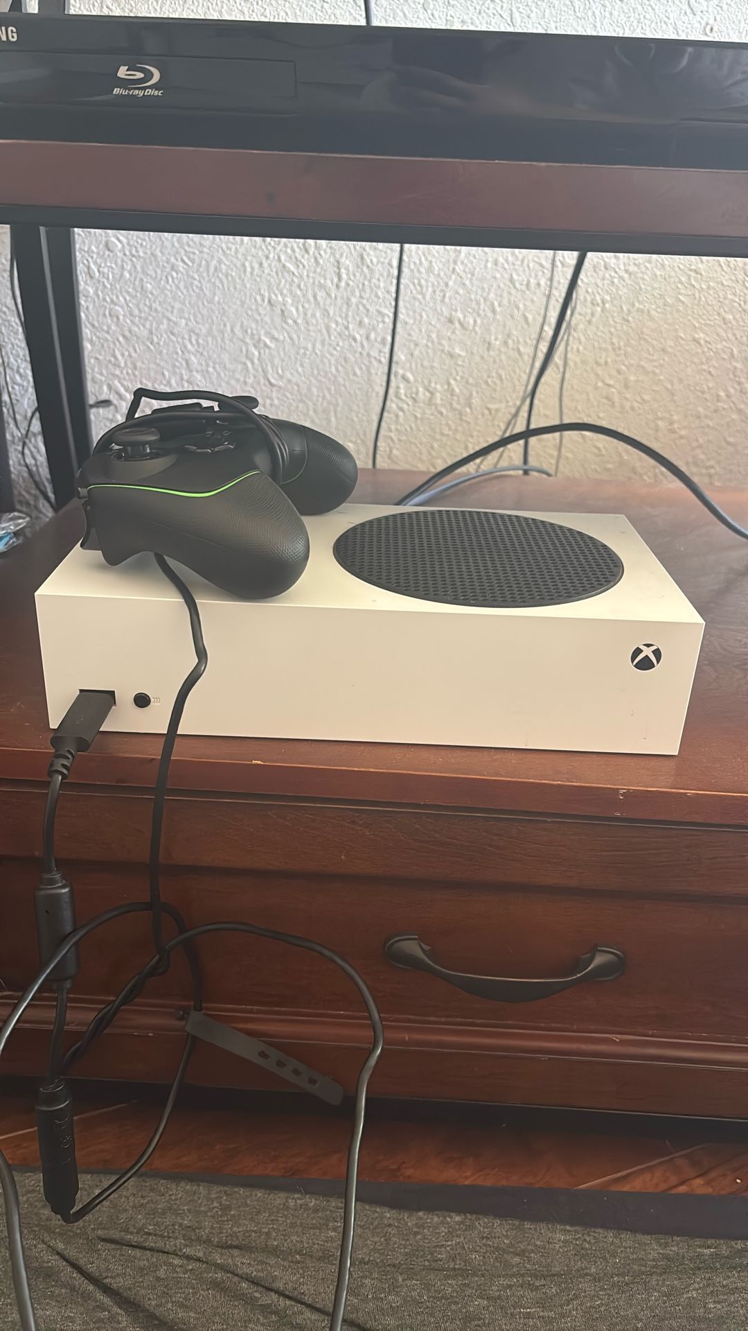 Xbox series S With Wired Remote