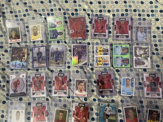 Selling All Sorts Of Soccer Sports Cards !