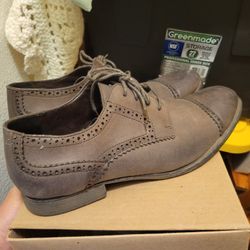 Guess Dress Shoes