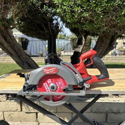 Milwaukee 7 1/4 Circular Saw 